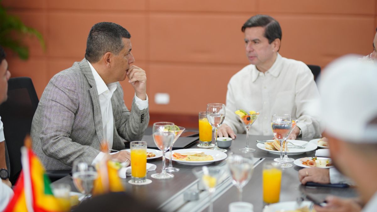 Encuentro del alcalde de Cartagena Dumek Turbay y ministro del Interior Juan Fernando Cristo