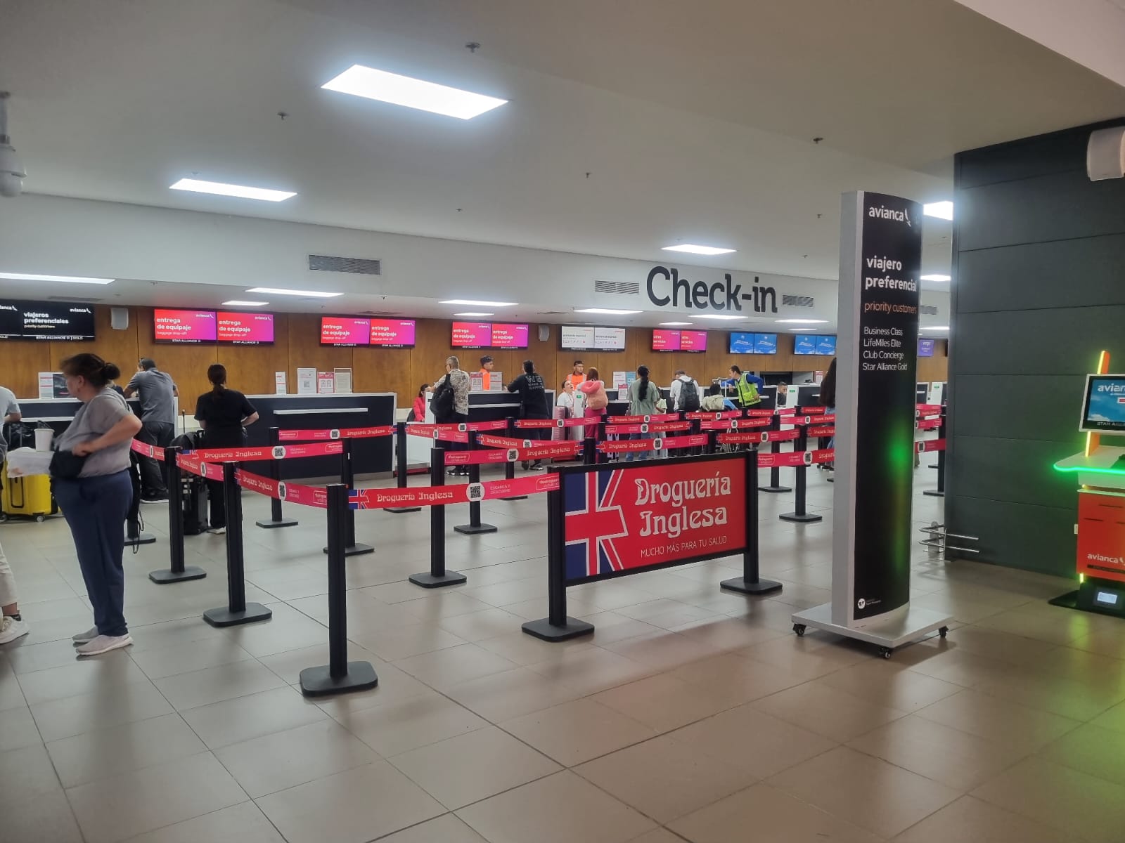 Avianca anunció la cancelación de dos vuelos en la tarde y noche de este lunes