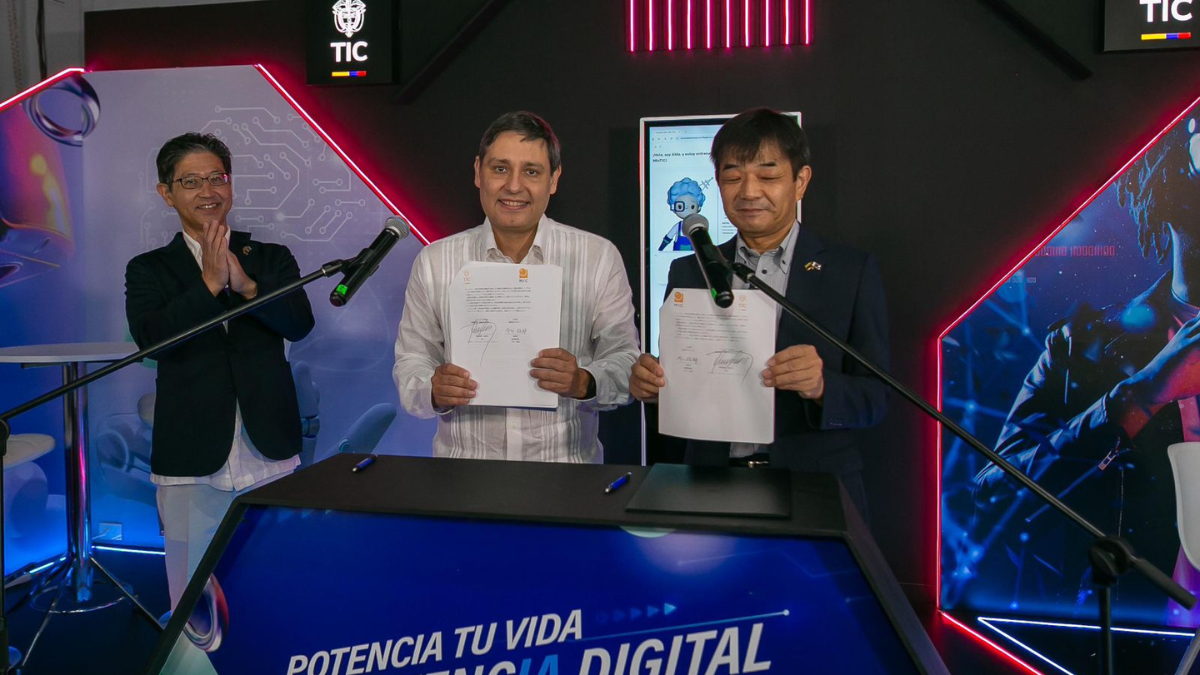 Firma de memorando de cooperación