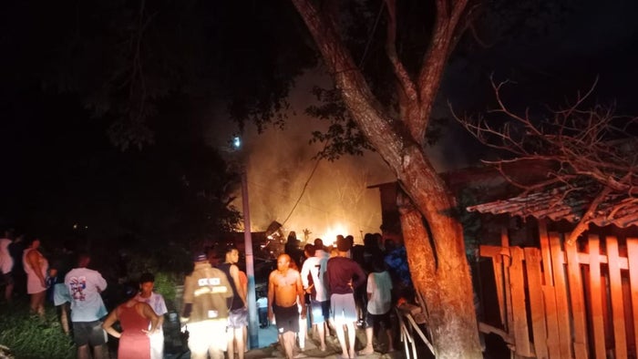 Incendio en Cartagena, barrio 3 de junio.