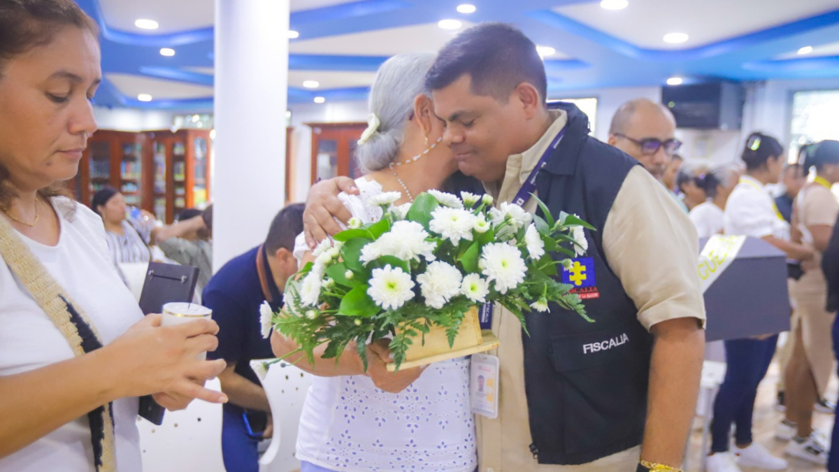 La fiscalía entregó restos a dos familias víctimas de la violencia en El Carmen de Bolívar