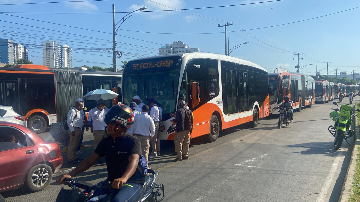 Conductores de Transcaribe protestan