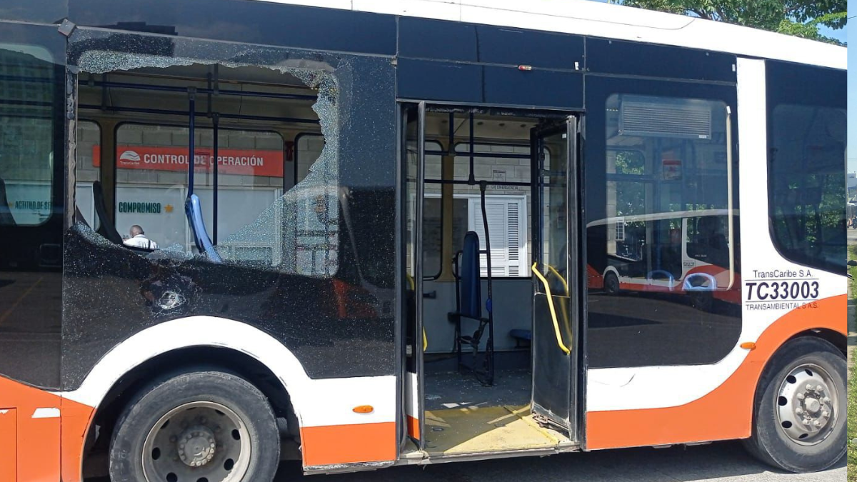 Vehículos de Transcaribe vandalizados