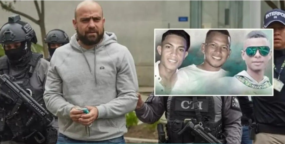 Los tres jovenes fueron subidos en la camioneta oficial y posteriormente aparecieron muertos