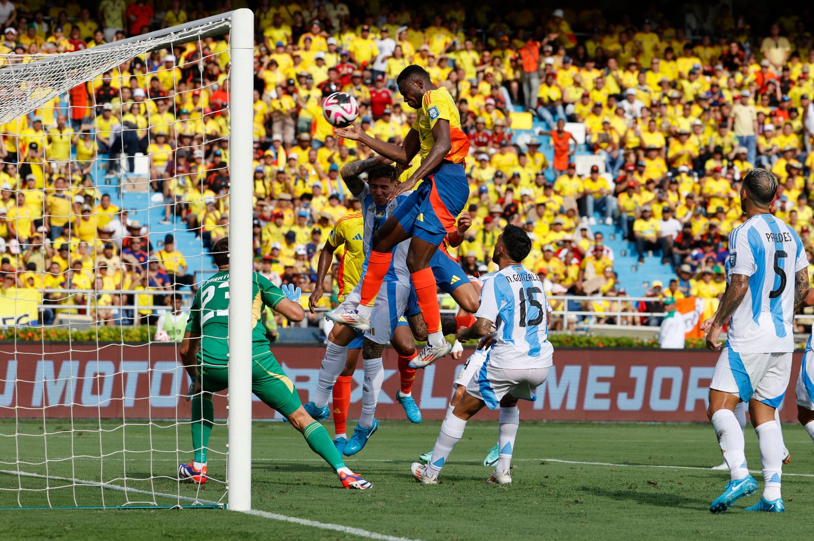Colombia venció a Argentina 2-1 por Eliminatorias
