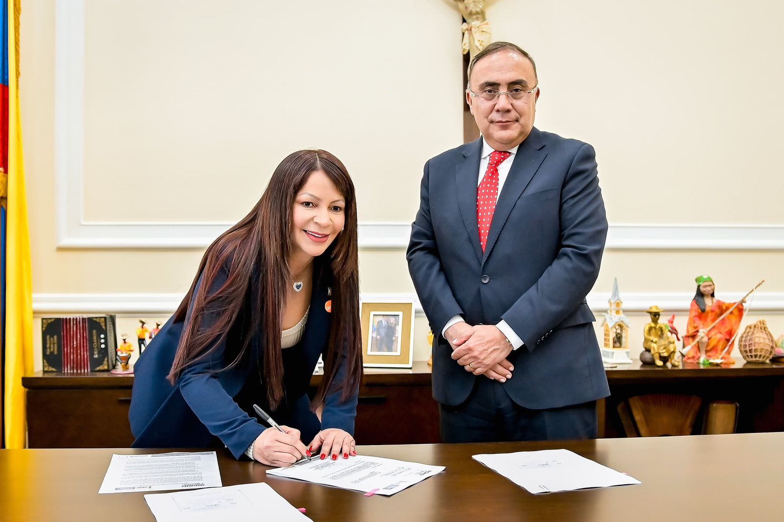 Radicado proyecto de ley ‘Cero arandelas’ para eliminar cobros adicionales en el recibo de energía