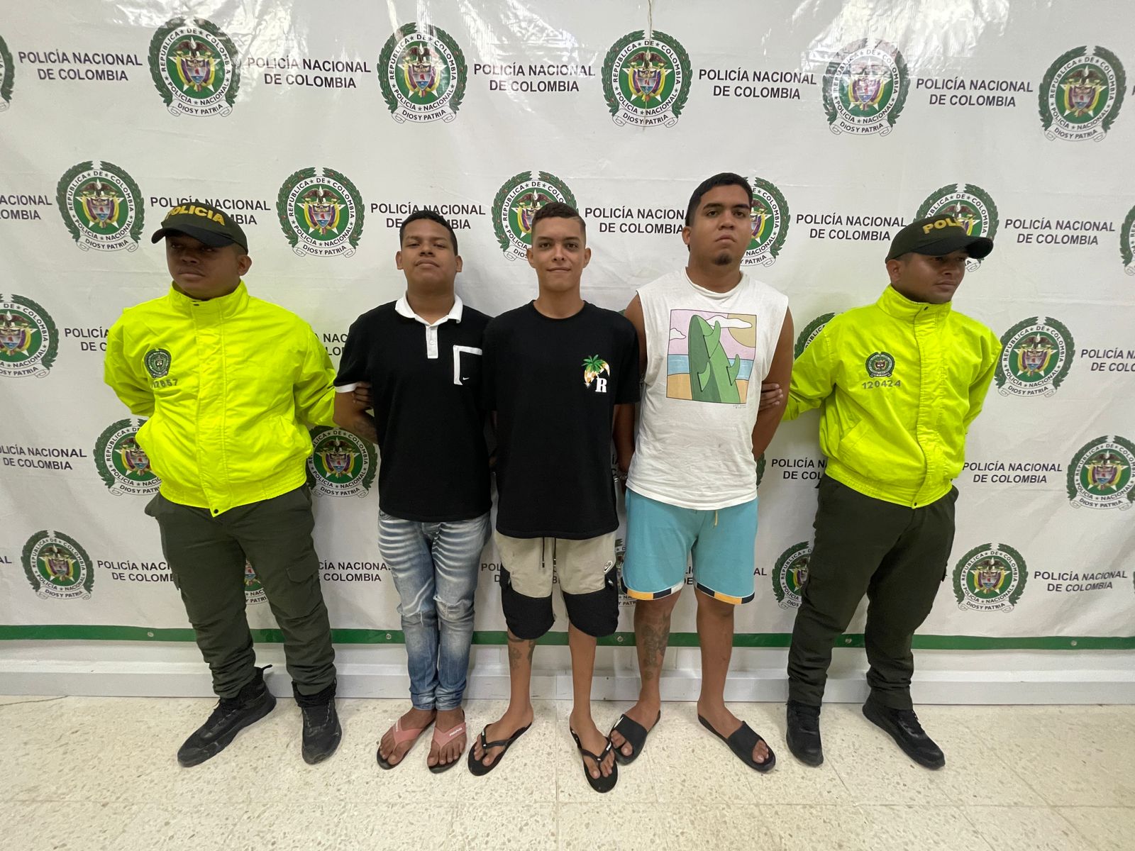 Capturan a ‘los Gavilleros’ quienes usaban APP de citas gay para enamorar y luego citar a turistas para atracarlos