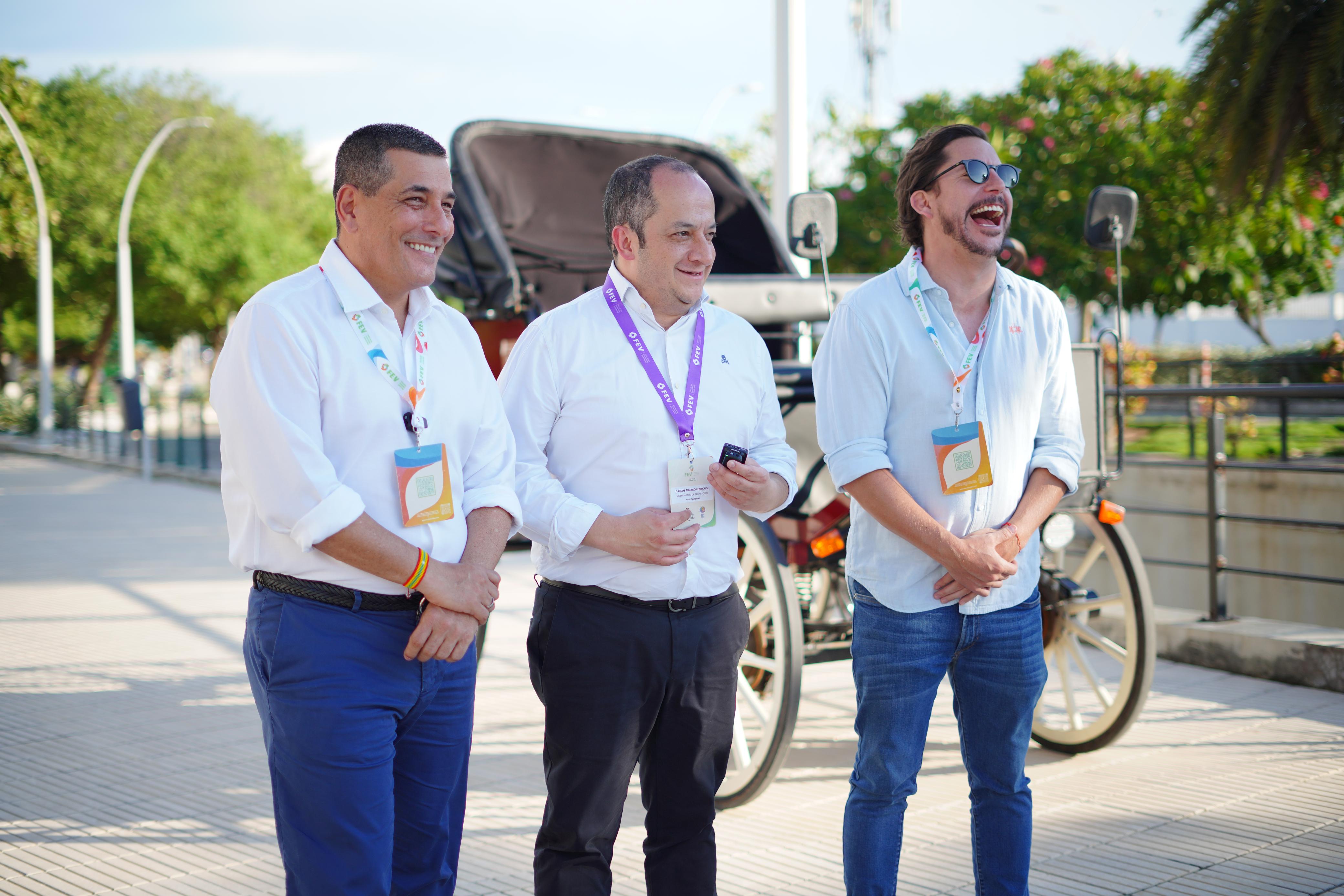 Entrega de resolución que da luz verde a la implementación de los coches eléctricos en Cartagena.