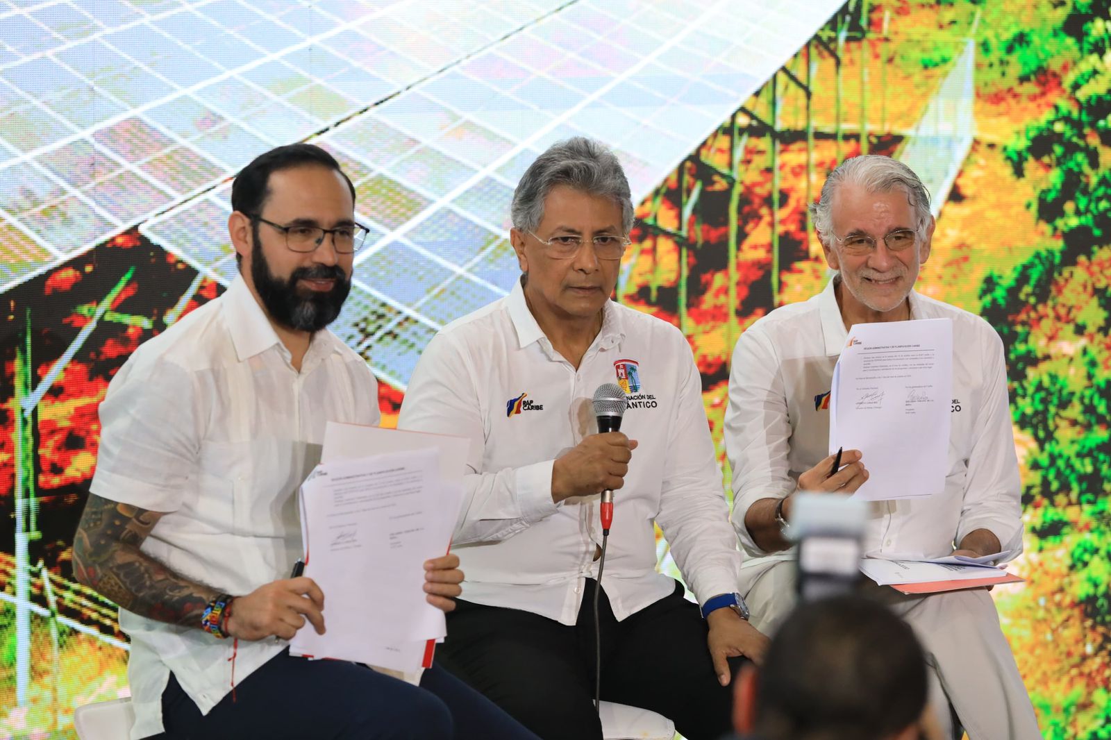 La firma representa el primer paso en un ambicioso proceso de transición energética