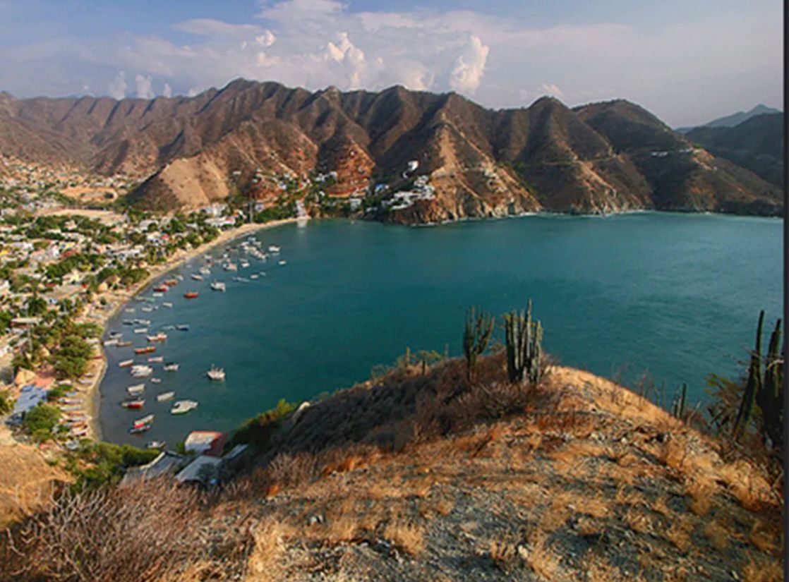 Encuentran a un extranjero sin vida en cerro de la playa de Taganga, en Santa Marta