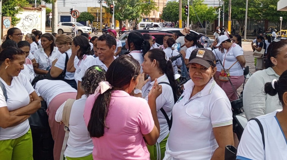 Según las madres comunitarias, recientemente fueron notificadas de contratos temporales que solo cubren del 1 de noviembre al 20 de diciembre, lo que consideran insuficiente.