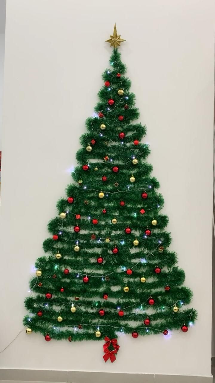 Árbol de navidad en la pared