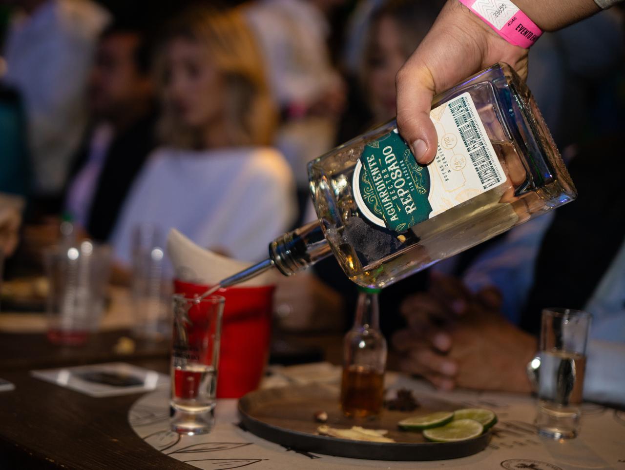 Licores de Cundinamarca presenta su nueva versión premium: Aguardiente Reposado