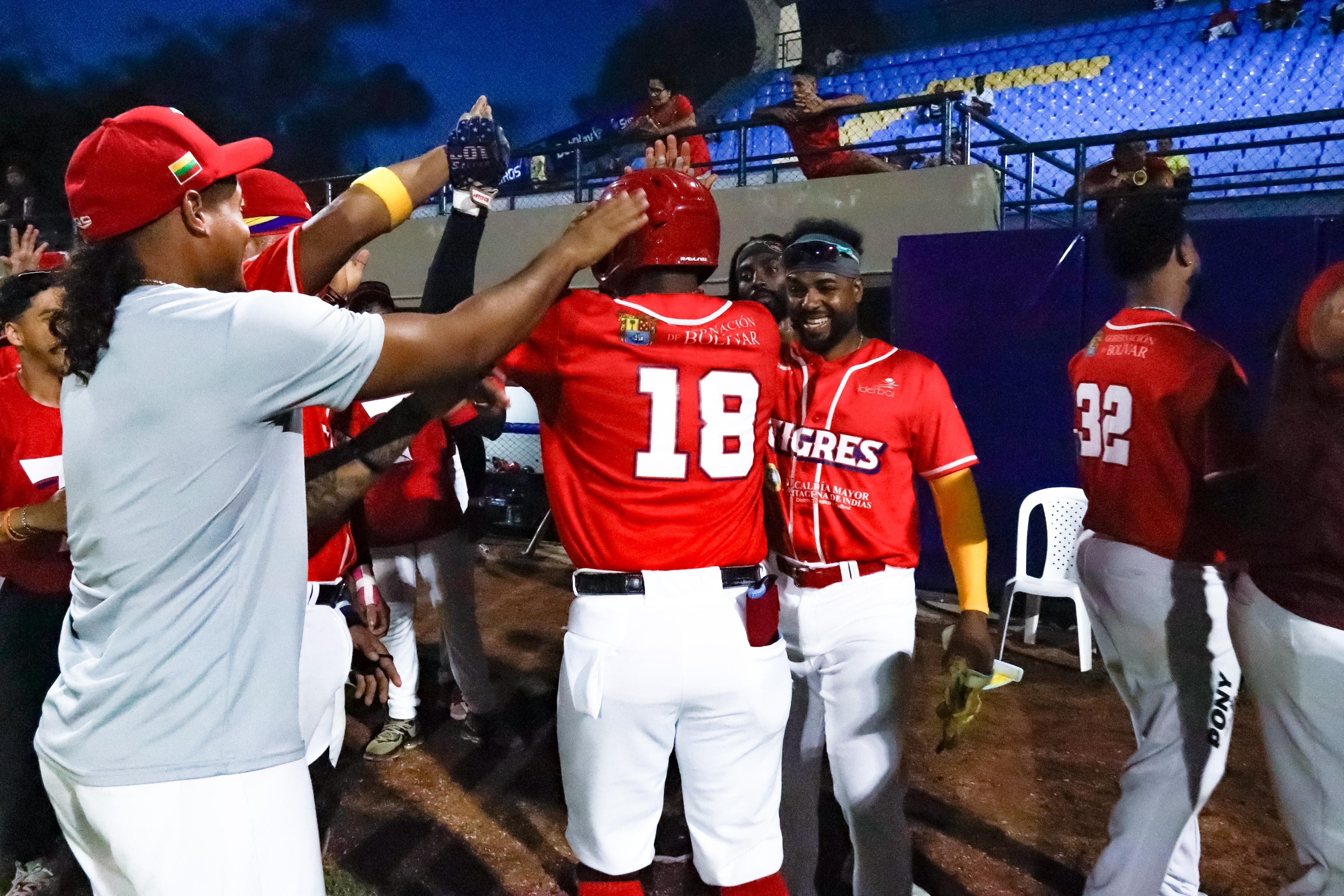 Tigres aplasta a Toros con un contundente marcador en el béisbol profesional