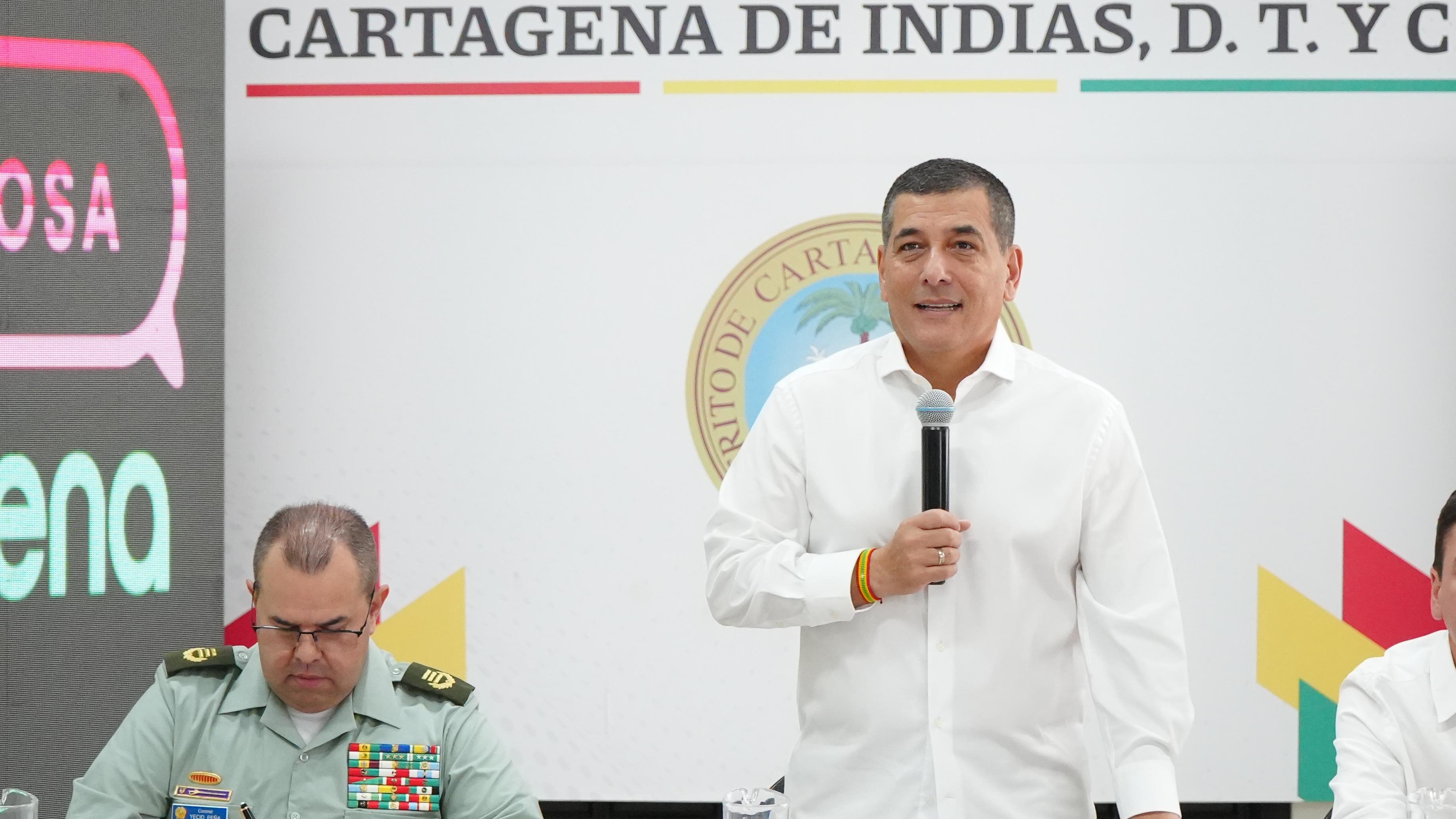 Alcalde Dumek Turbay en el lanzamiento de la 'Cumbre Internacional: Cartagena de frente contra la trata de personas'.
