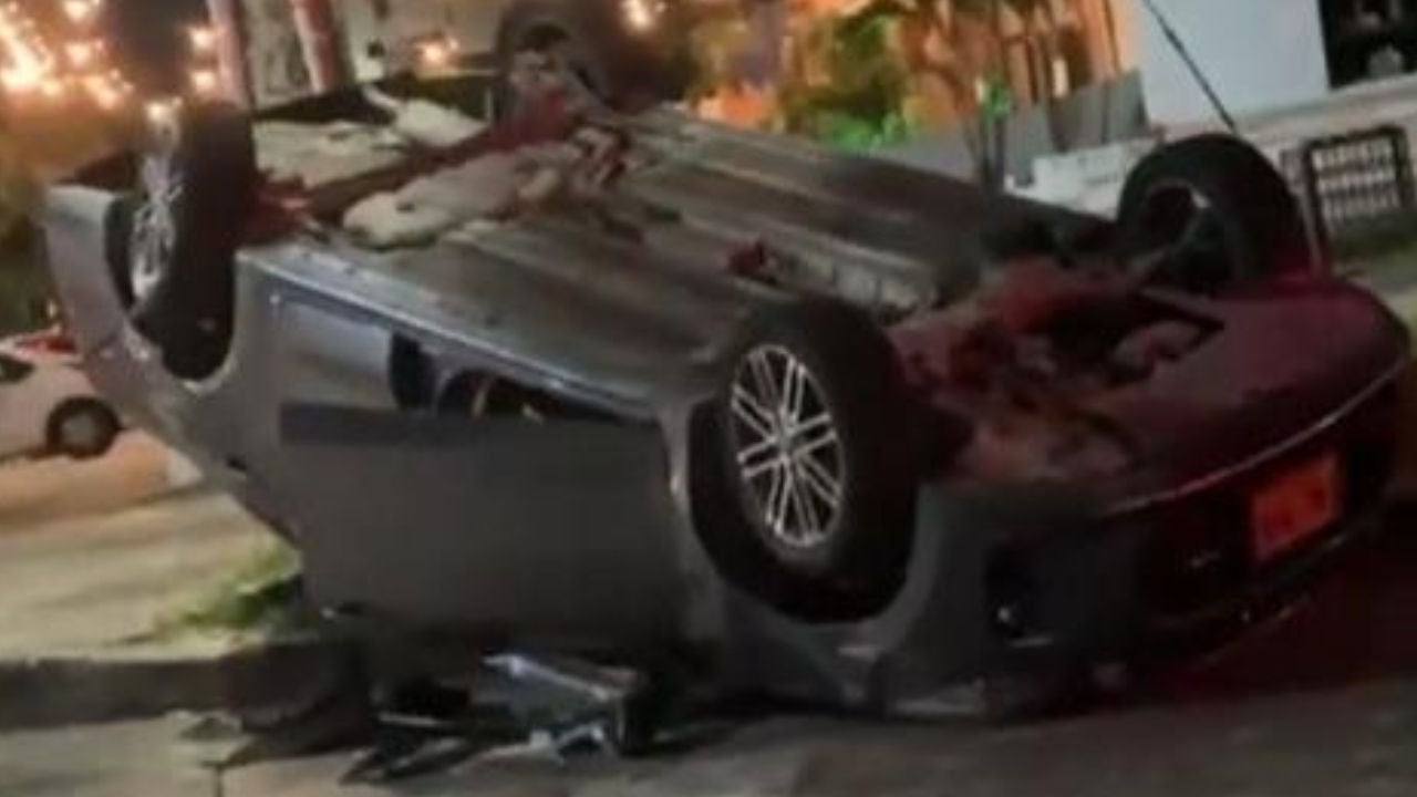 Tres heridos en accidente entre carros.