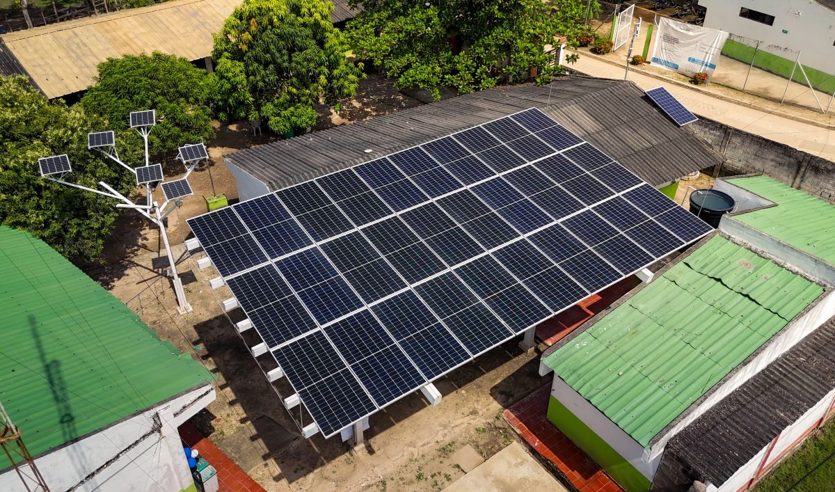 La población lleva el mismo nombre que el colegio.