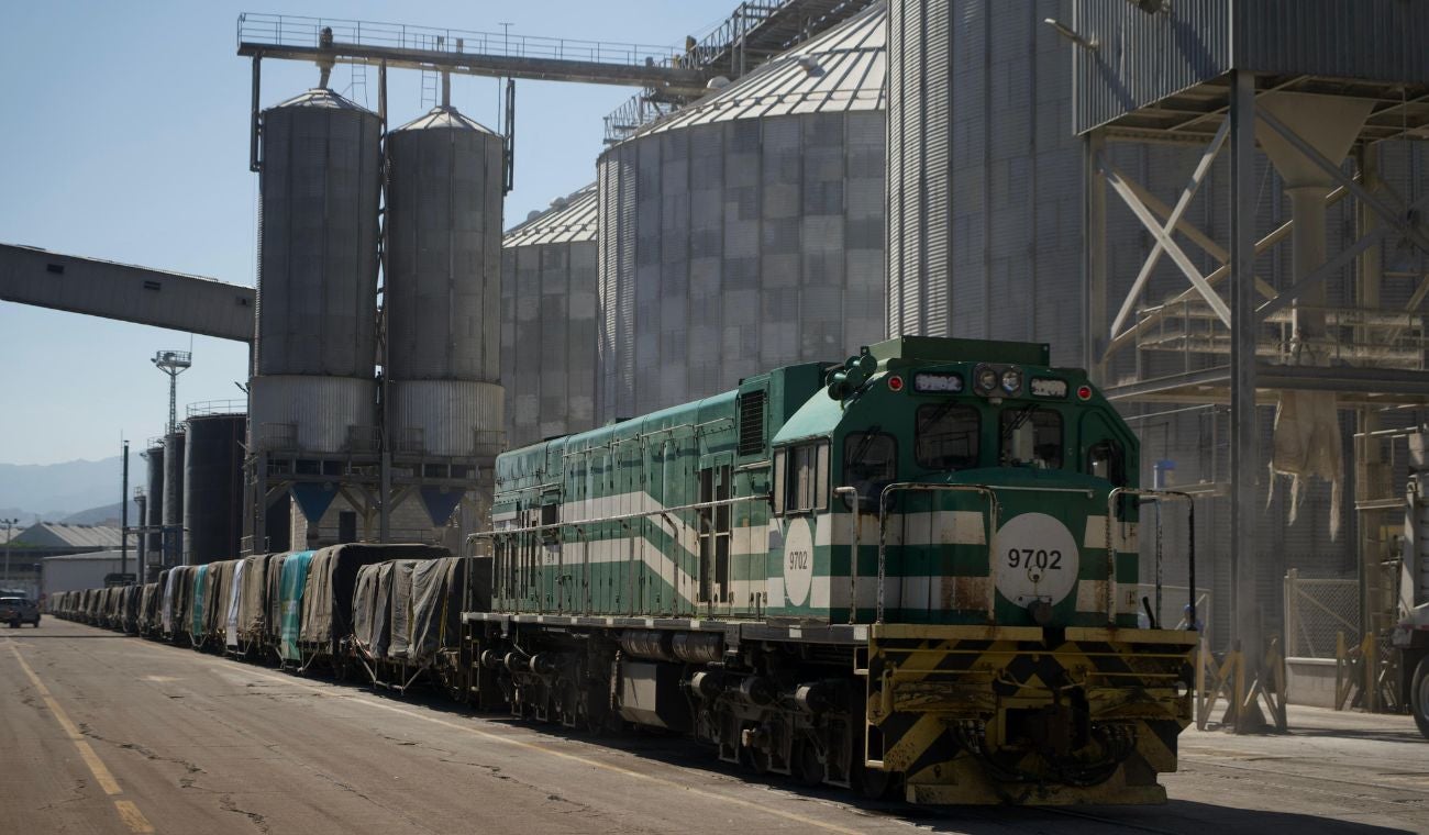 Con el ferrocarril como protagonista, Ecopetrol transportó por vía férrea 200 toneladas de polietileno desde Barrancabermeja hasta Santa Marta.