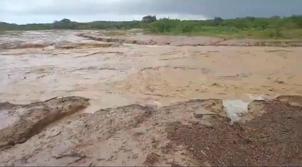 Carreteras en la Alta Guajira en temporada de invierno.