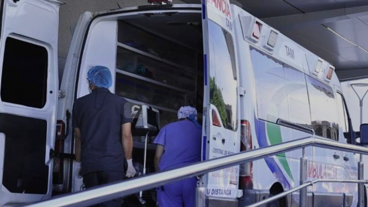 Los delincuentes utilizaron tachuelas para detener los vehículos.