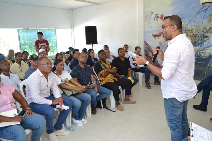 Reunión entre Alcaldía de Cartagena y comunidad de Tierra Baja