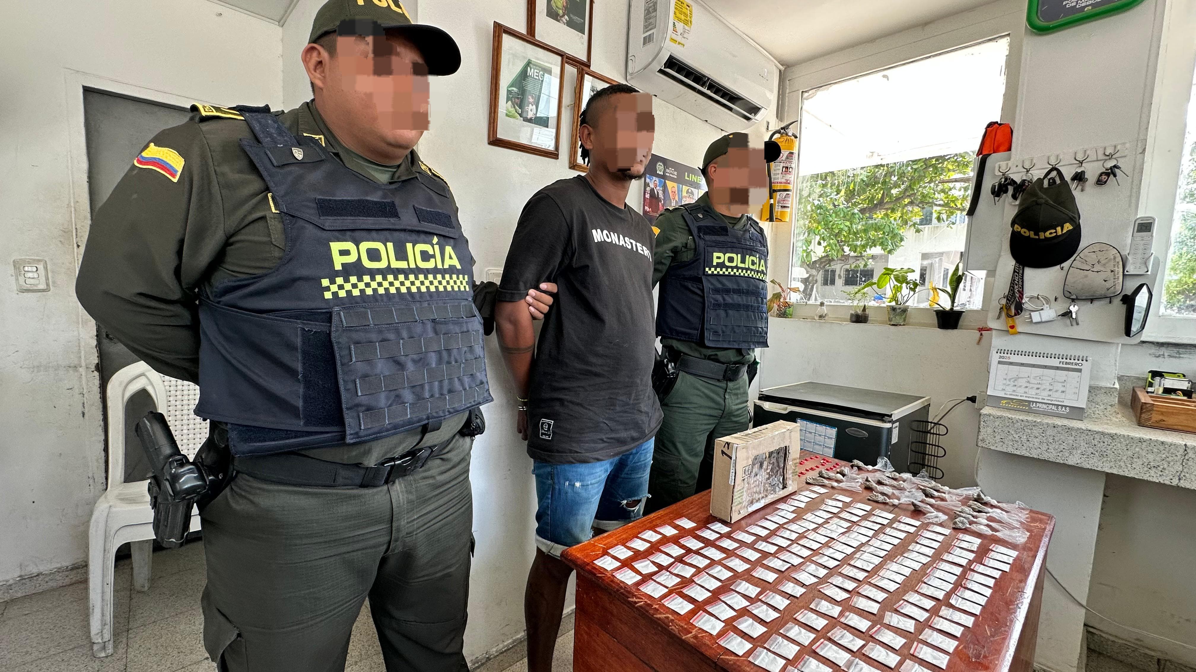 Policía Nacional captura a presunto jíbaro en Cartagena con estupefacientes y arma de fuego/ Cartagena/09/02/2025