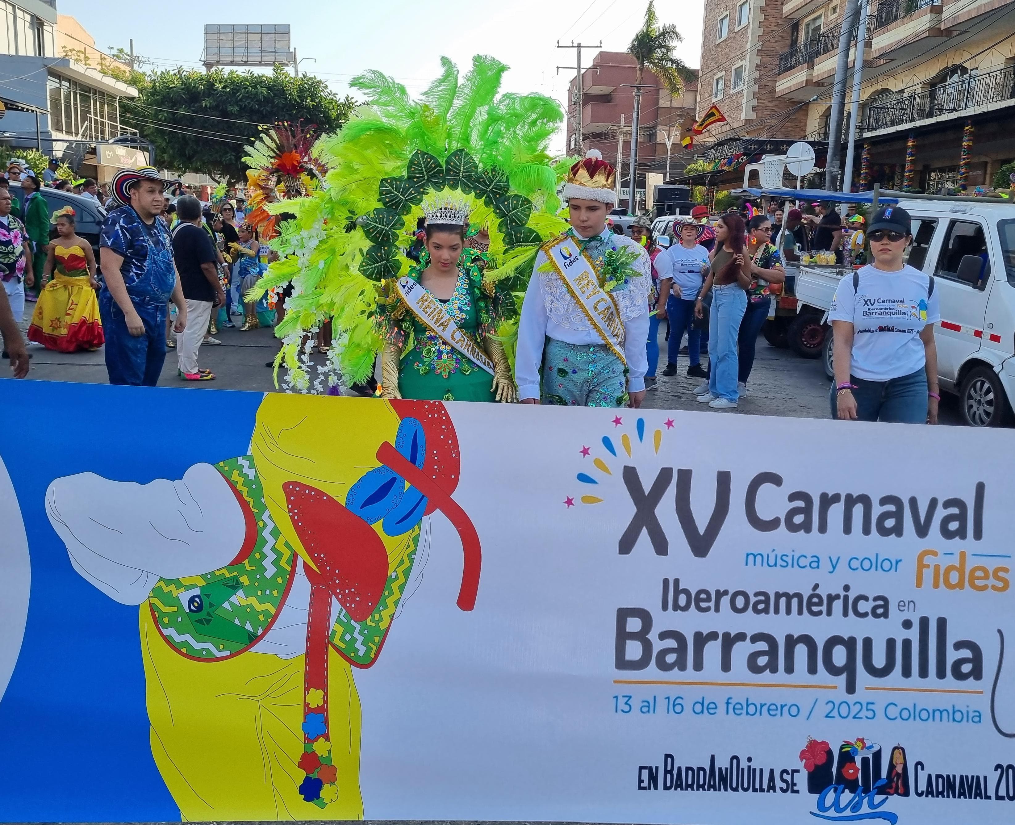 Comparsas y grupos musicales se unieron a la celebración