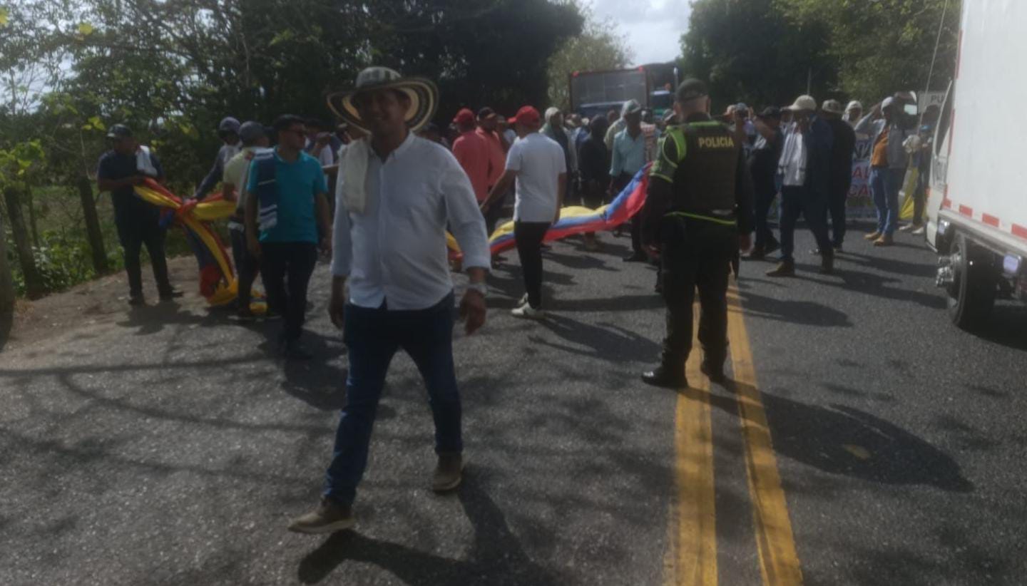 Van dos horas de bloqueos