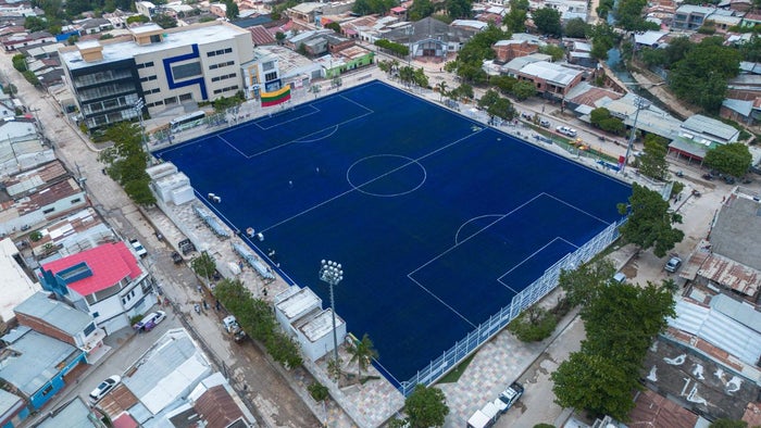 Entregan la renovada cancha '12 de noviembre' en El Carmen de Bolívar