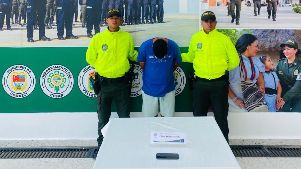 Durante la captura, las autoridades incautaron un teléfono celular.