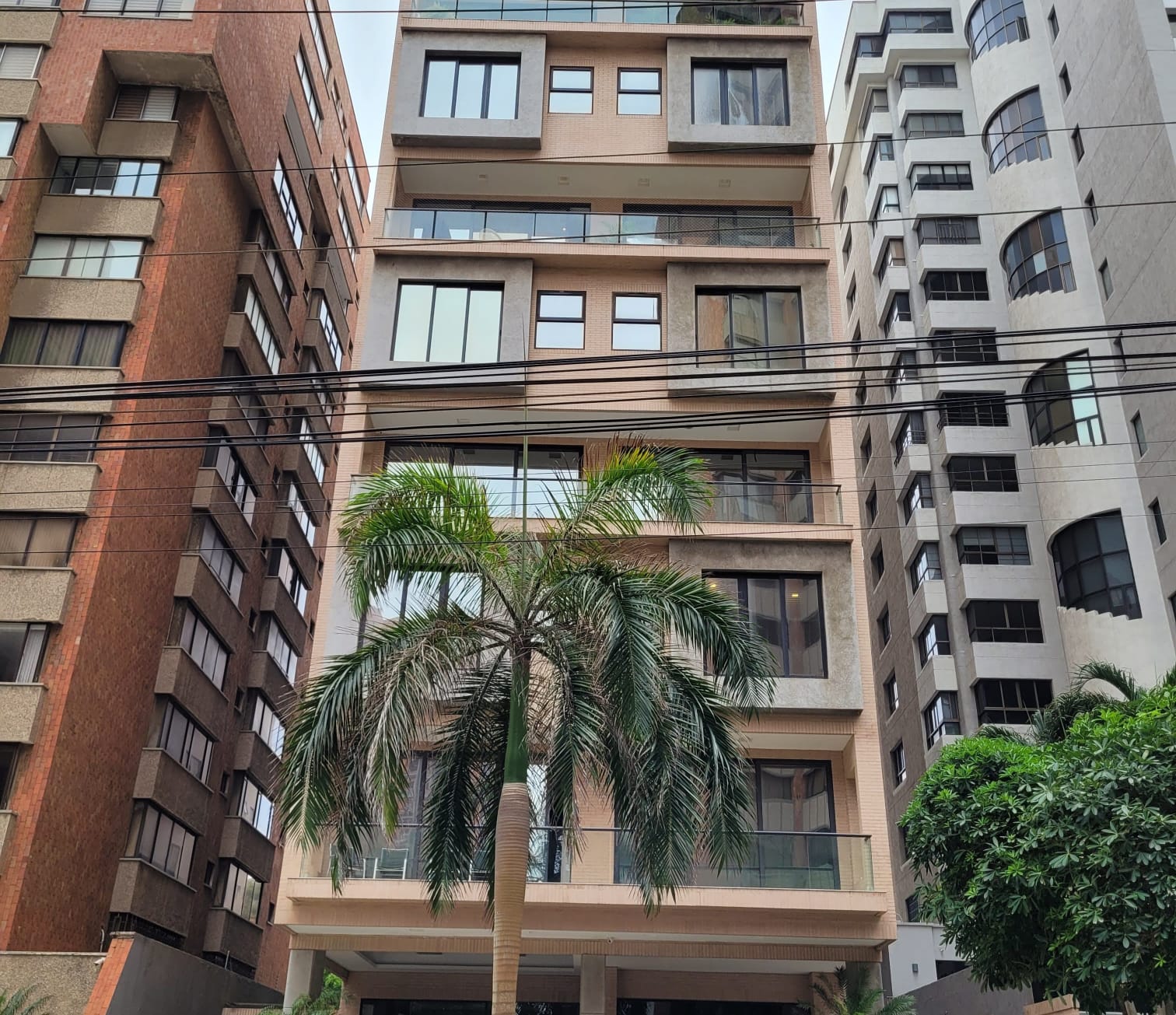 Aseguran que las edificaciones ya están golpeadas con las tarifas de energía, como para recibir un cobro más