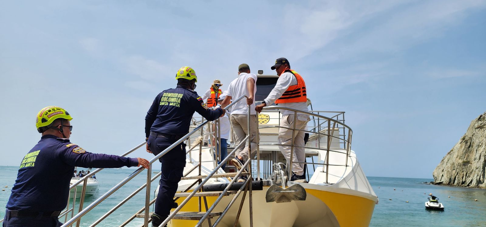 Refuerzan operativos de control en embarcaciones para evitar emergencias en Santa Marta