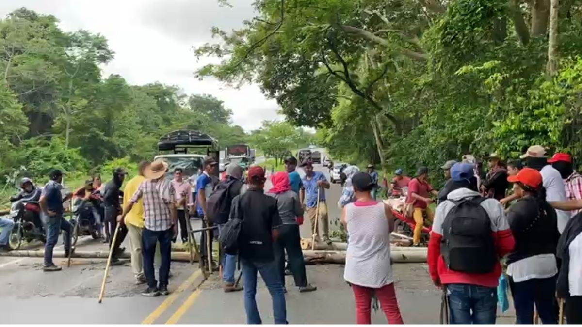 El bloqueo se mantendrá hasta que un funcionario del Gobierno llegue al lugar y se comprometa a dar soluciones