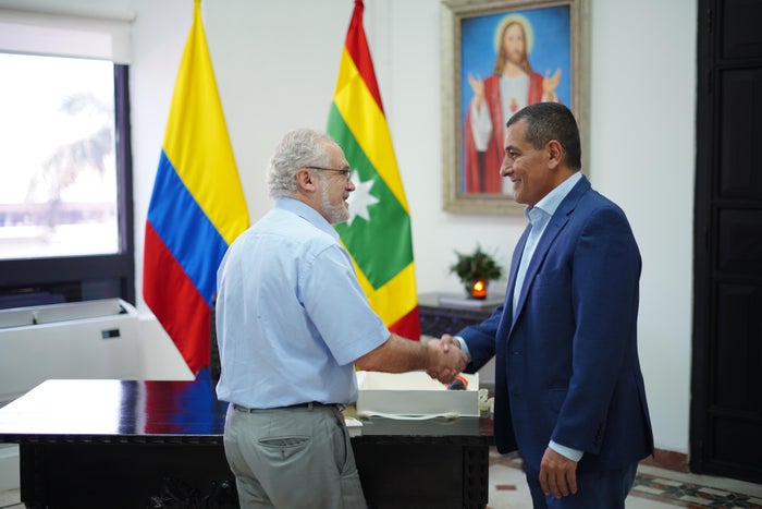 Alcalde Dumek Turbay y emabajdor de Francia en Colombia