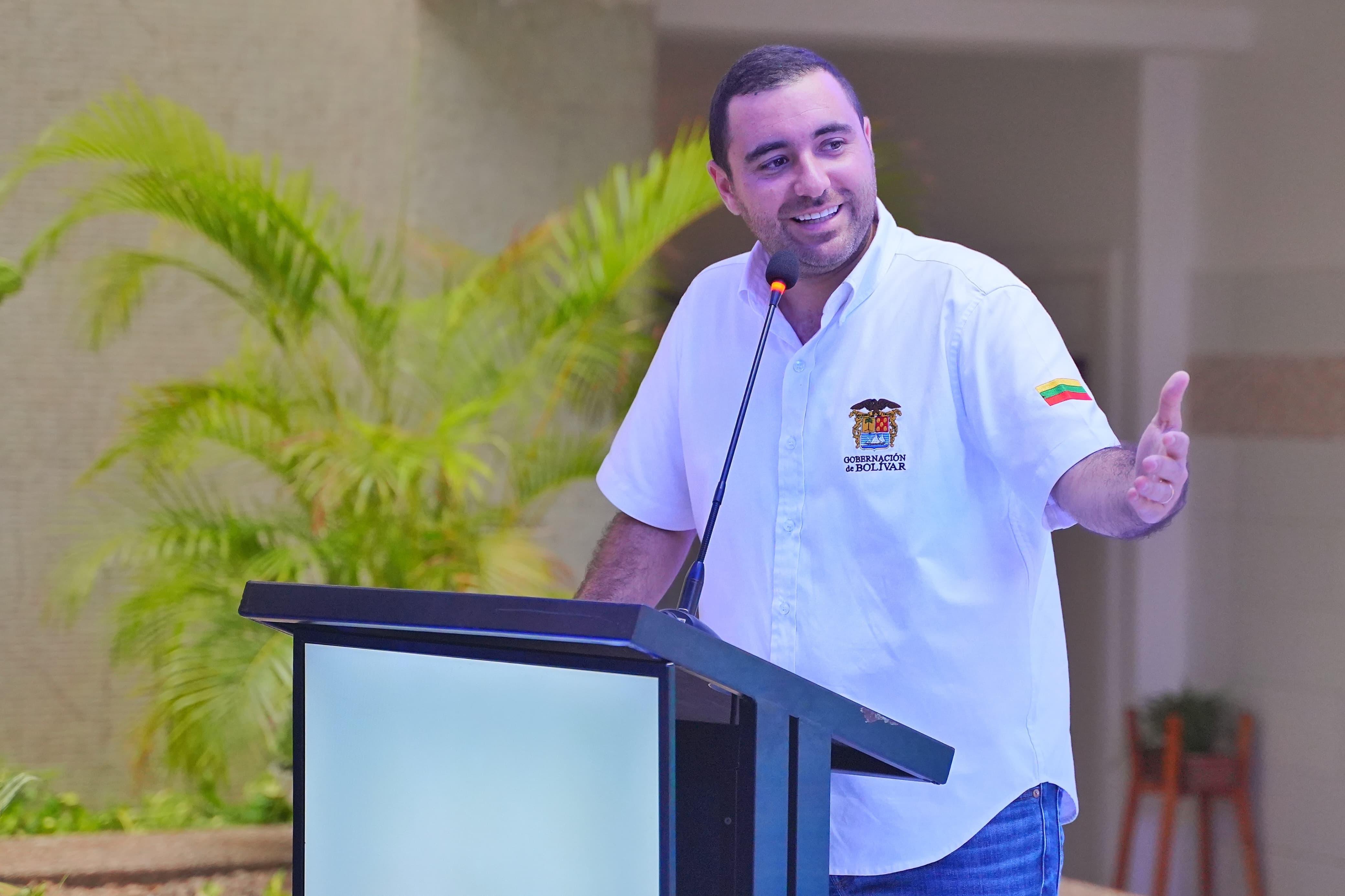 El DANE revelo que la tasa de pobreza disminuyó del 18,4 % en 2023 al 15,6 % en 2024