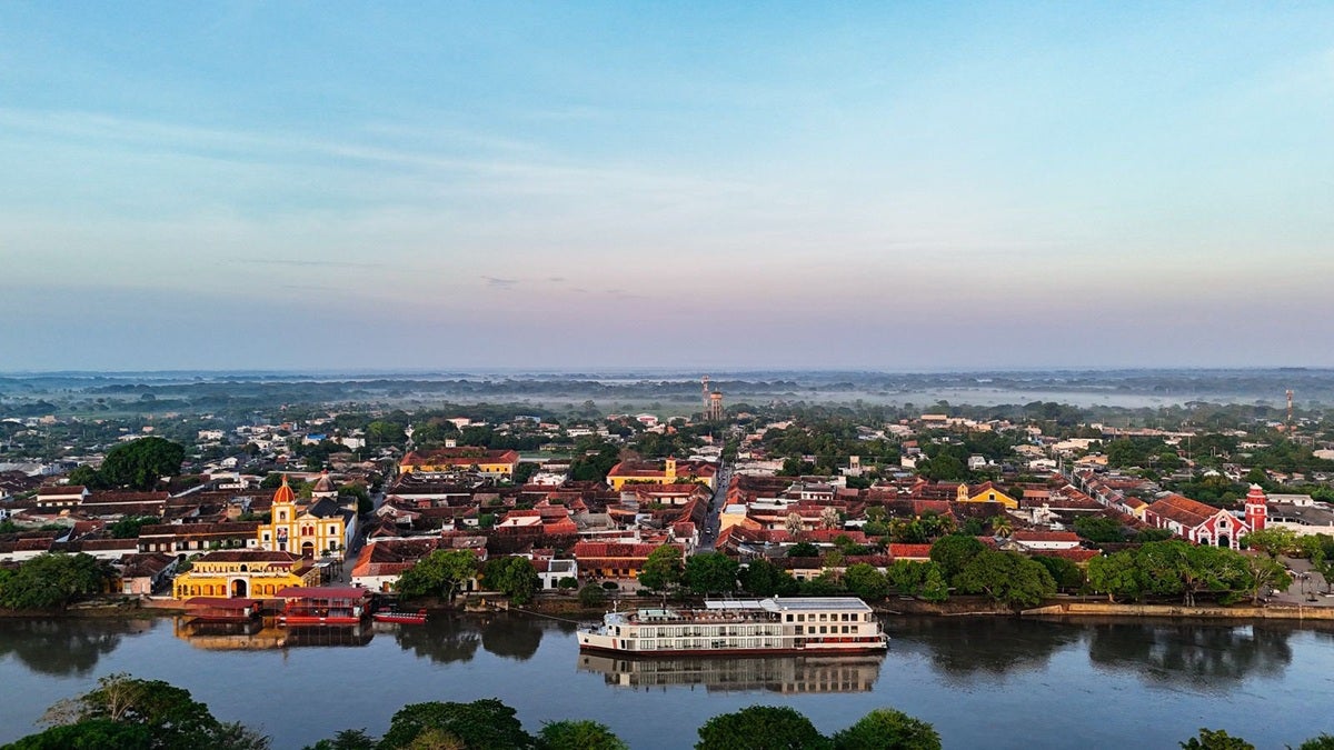 Gobernador de Antioquia le propuso a su homólogo de Bolívar buscar la posibilidad de traer el crucero AmaMagdalena al departamento