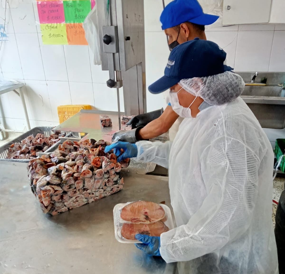 En las playas de Puerto Mocho se inspeccionan los restaurantes
