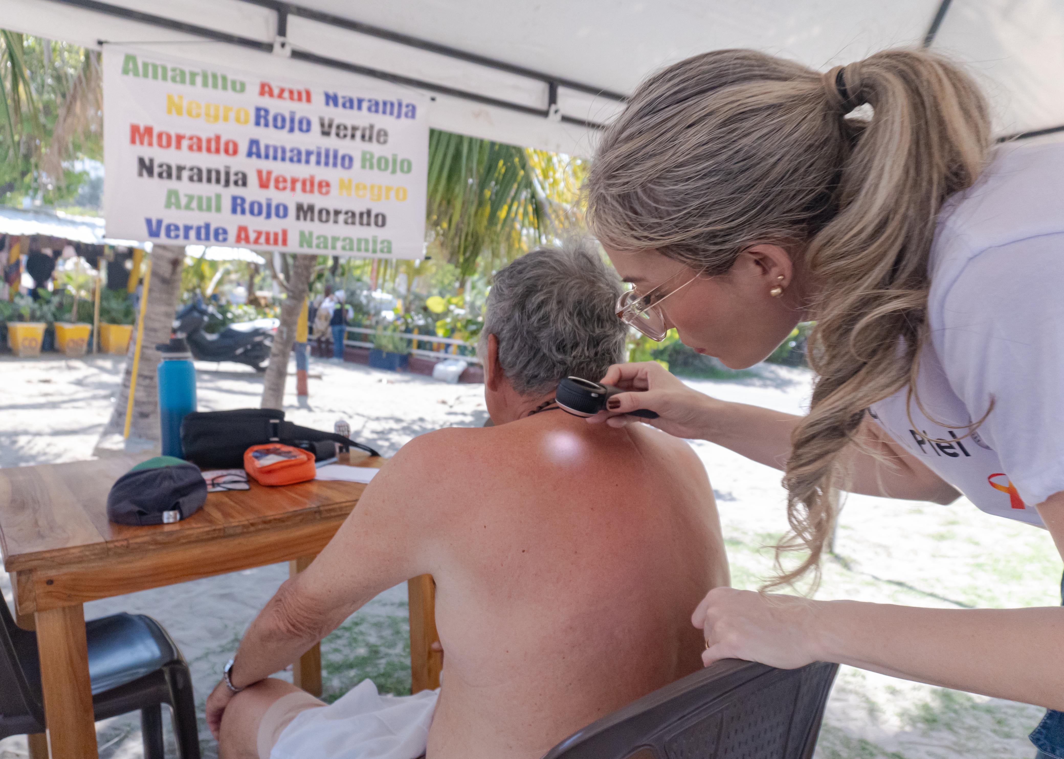 Jornada distrital de prevención del cáncer de piel en Cartagena