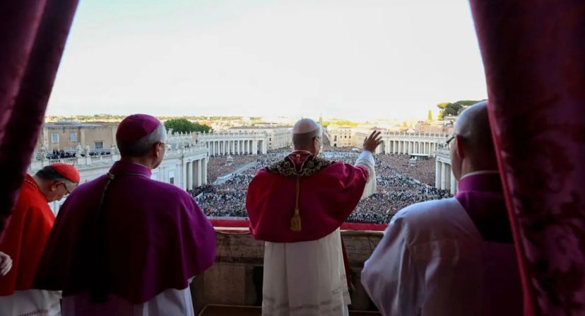 Desde líderes espirituales hasta feligreses en peregrinación, Cartagena vivió una jornada marcada por la fe y la esperanza en esta nueva etapa para la Iglesia Católica.