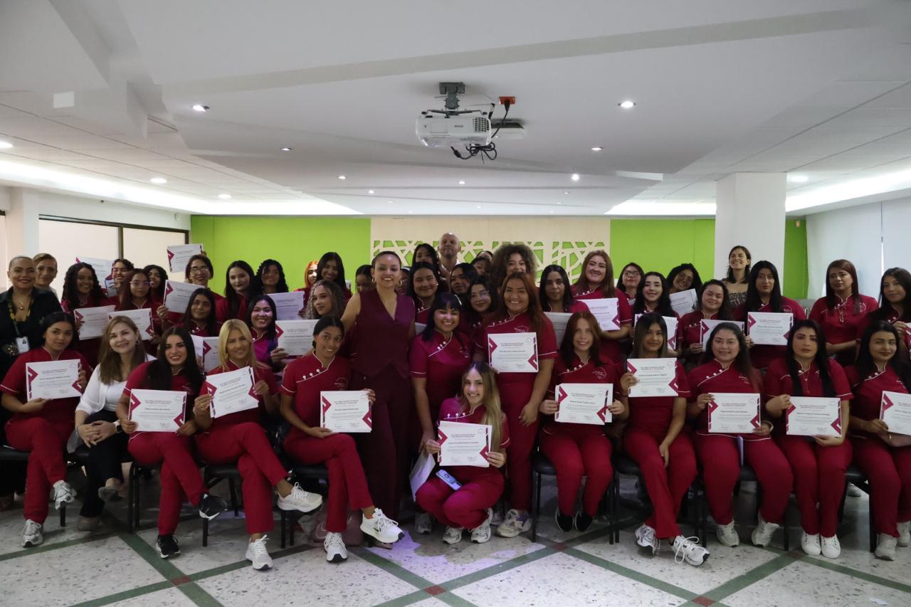 Las mujeres fueron capacitadas en belleza integral