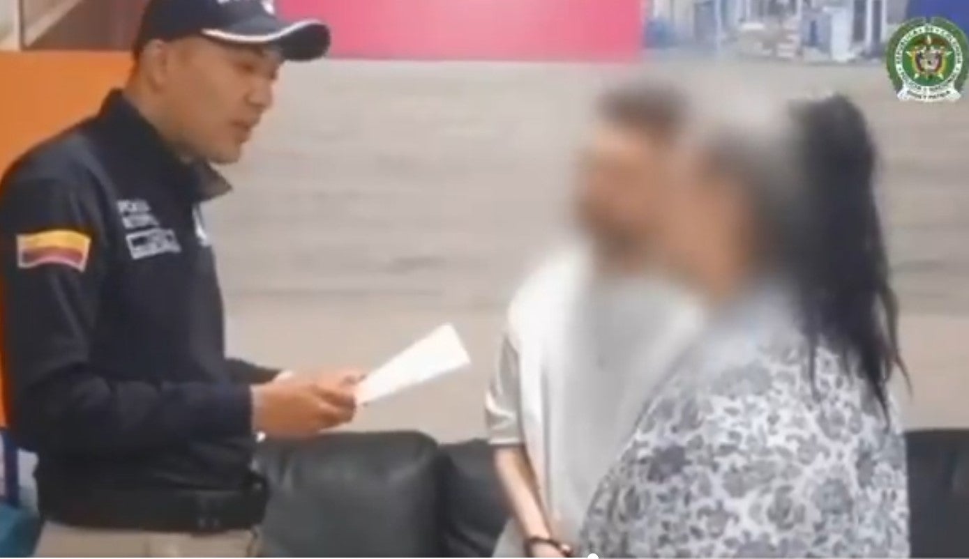 Extraditan a colombianos