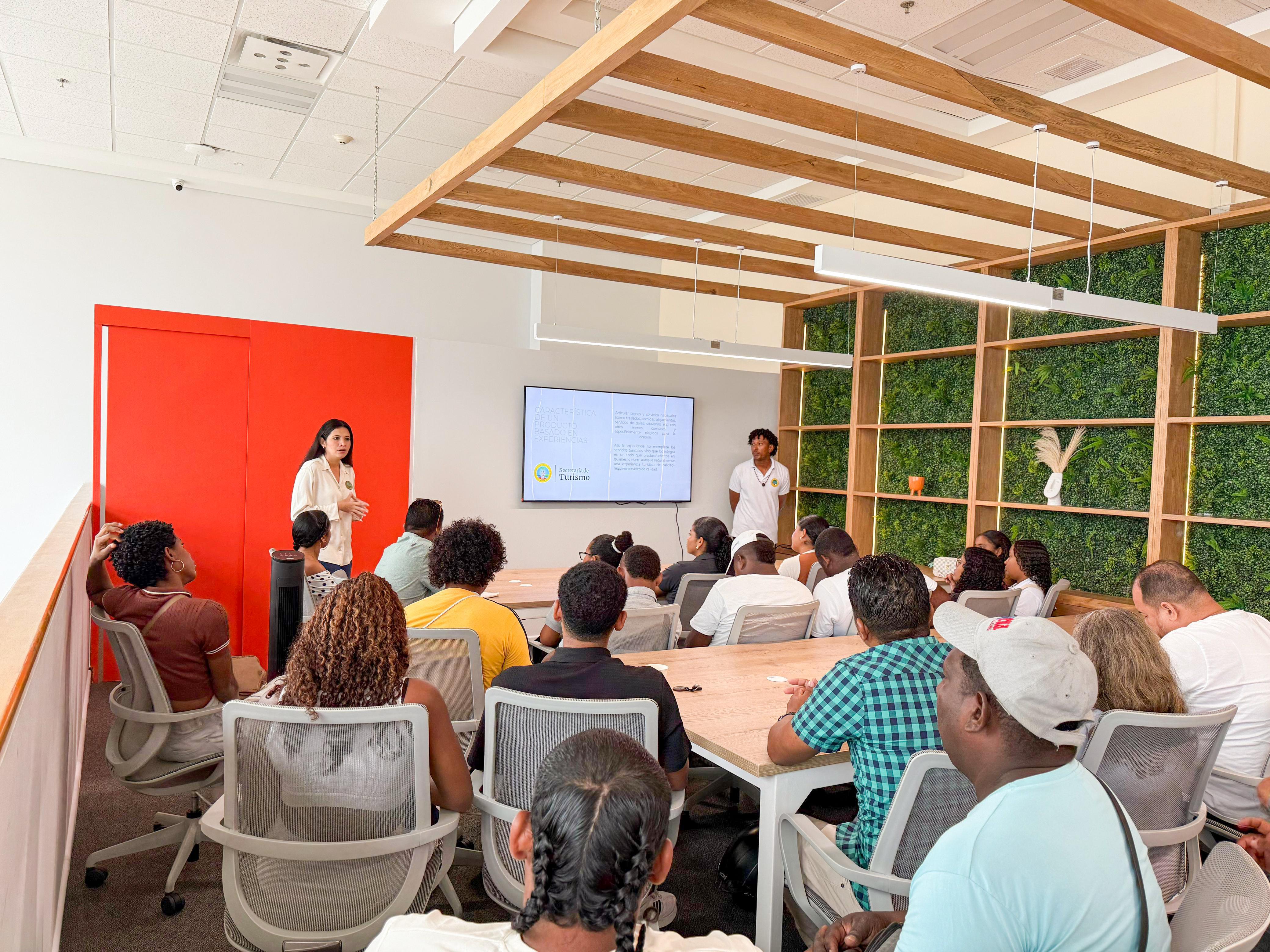 Más de 60 prestadores turísticos de Cartagena se capacitaron en Diseño y Creación de Producto Turístico