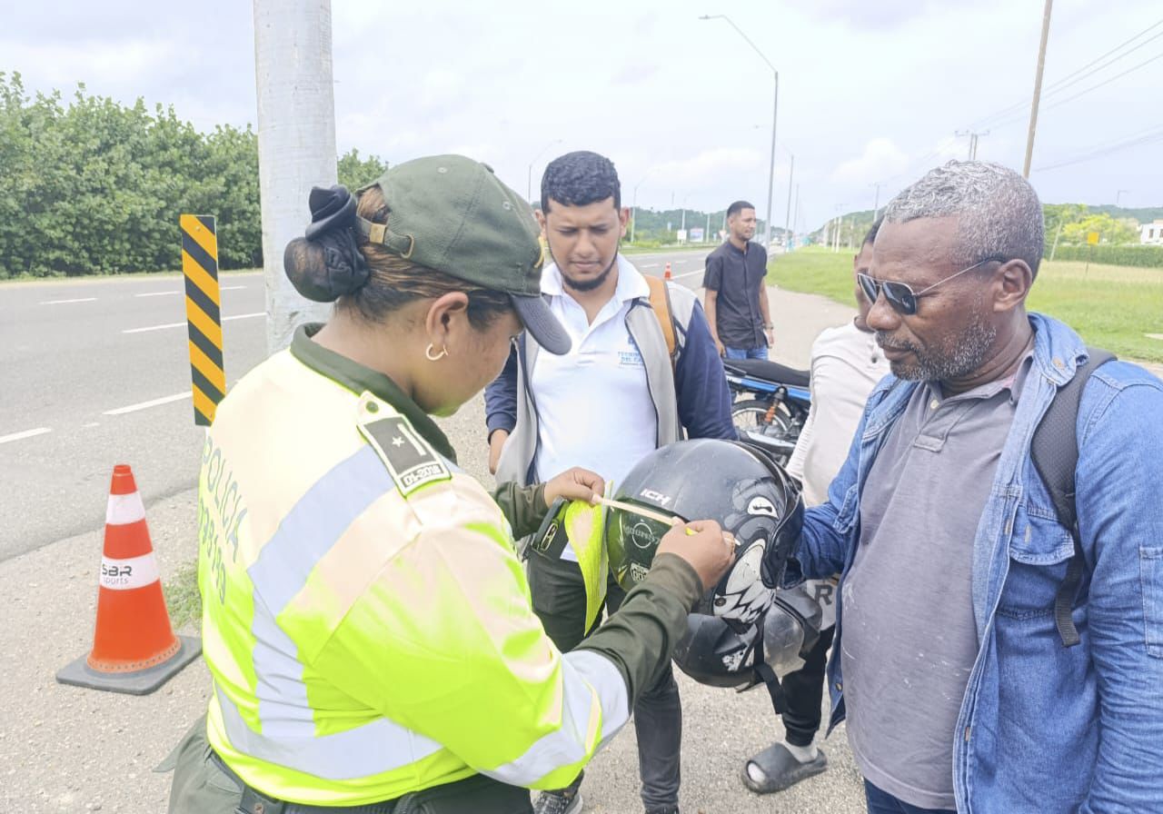 Policía de Bolívar, en vías del departamento
