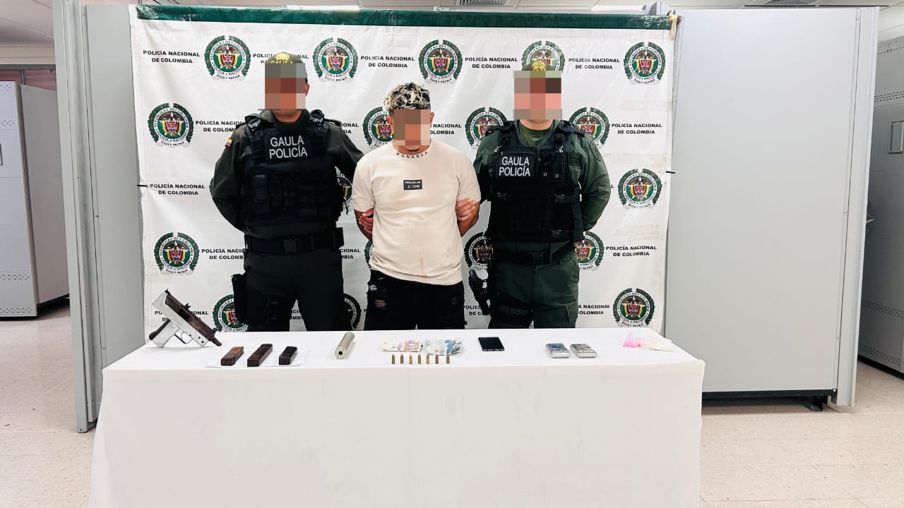 Policía incauta ‘Mini-Uzi’ y captura a presunto extorsionista en Cartagena