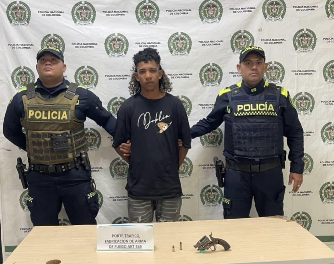 Fue capturado en Arjona joven de 22 años por porte ilegal de arma de fuego