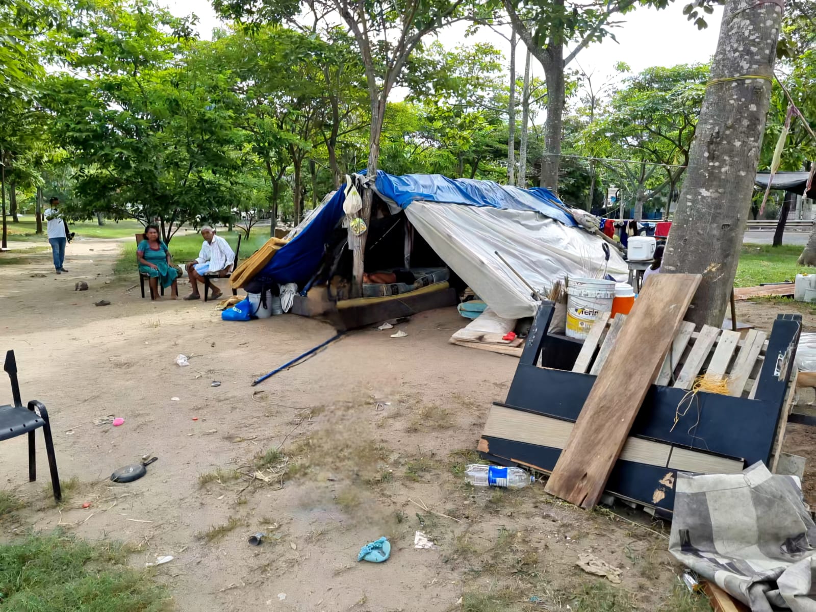 Uno de los niños nació debajo de un árbol ya que la madre no alcanzó a ser trasladada a un hospital