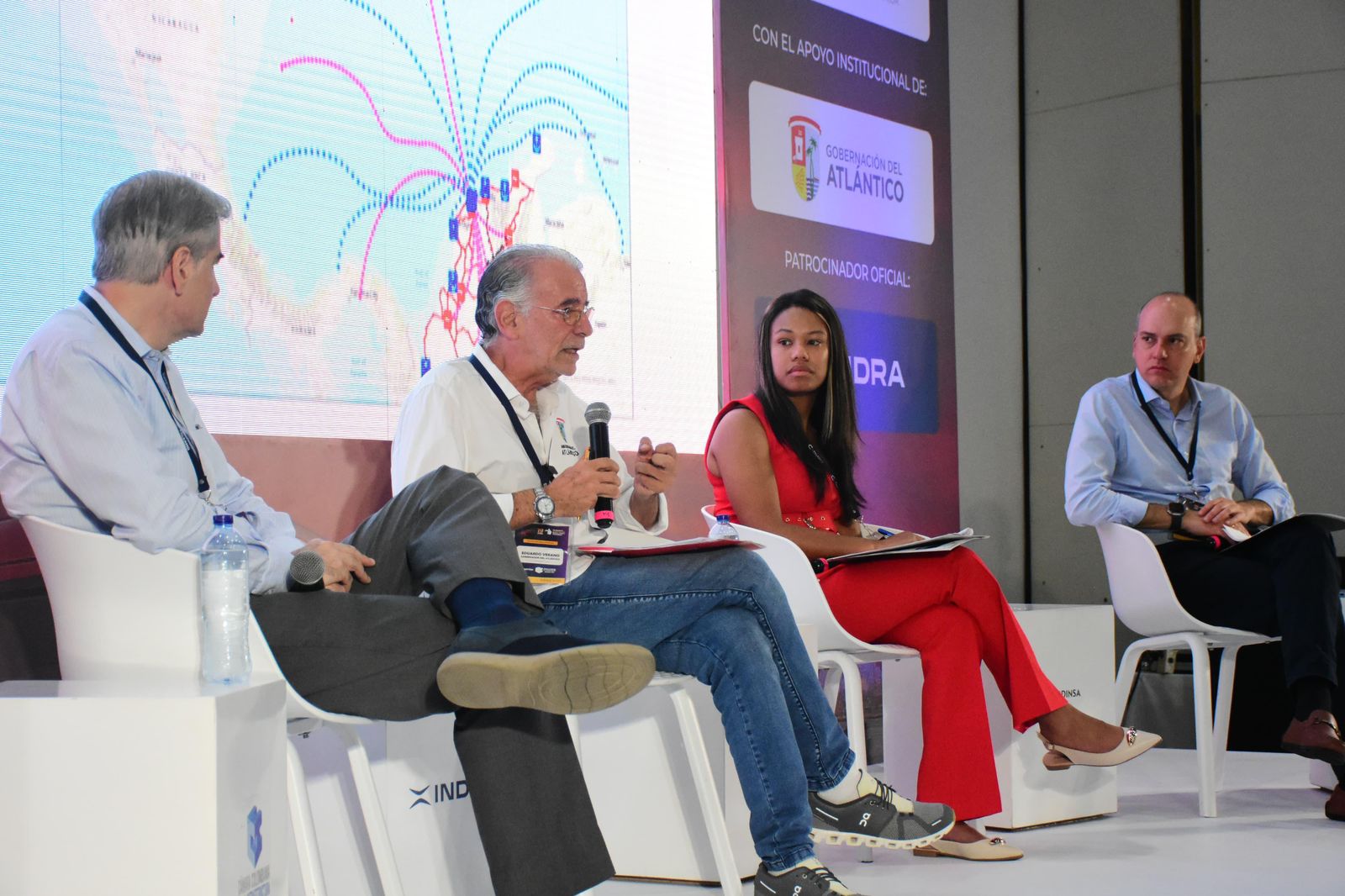 Destacan la importancia de pensar y actuar como sistema