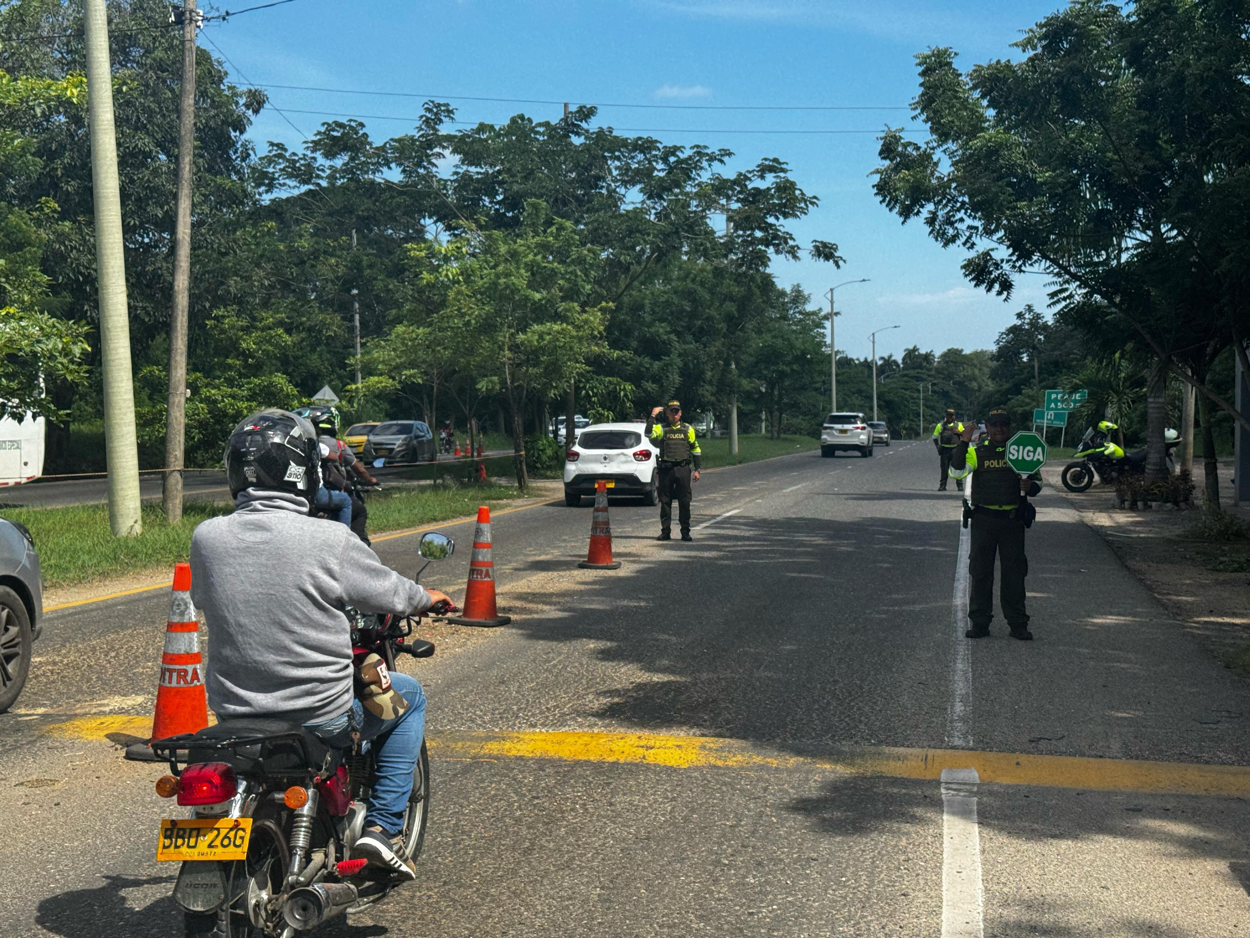 Policía Nacional acompaña el Plan Retorno en Bolívar con más de 100 uniformados desplegados en las vías