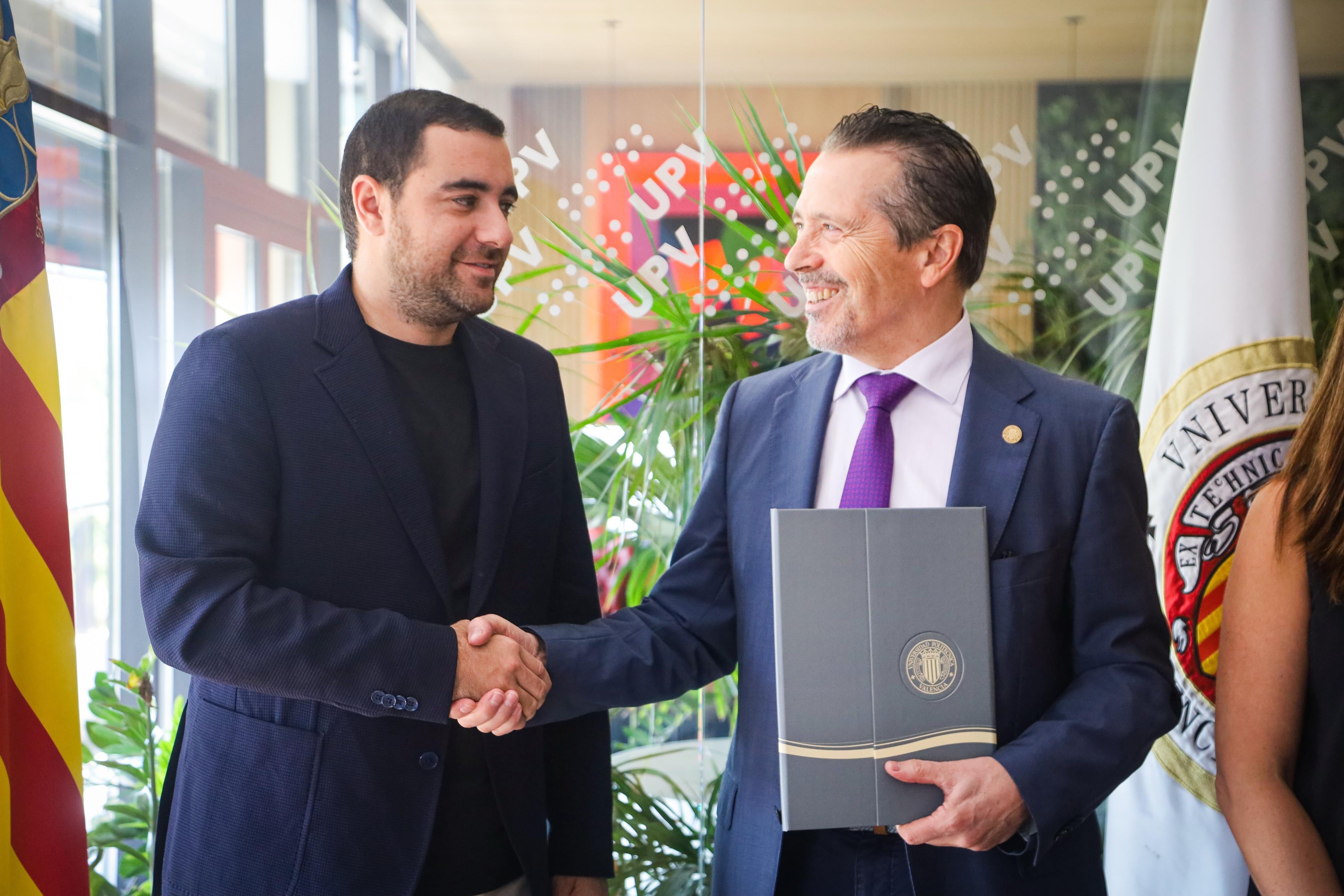 Gobernador Arana firma alianza en España