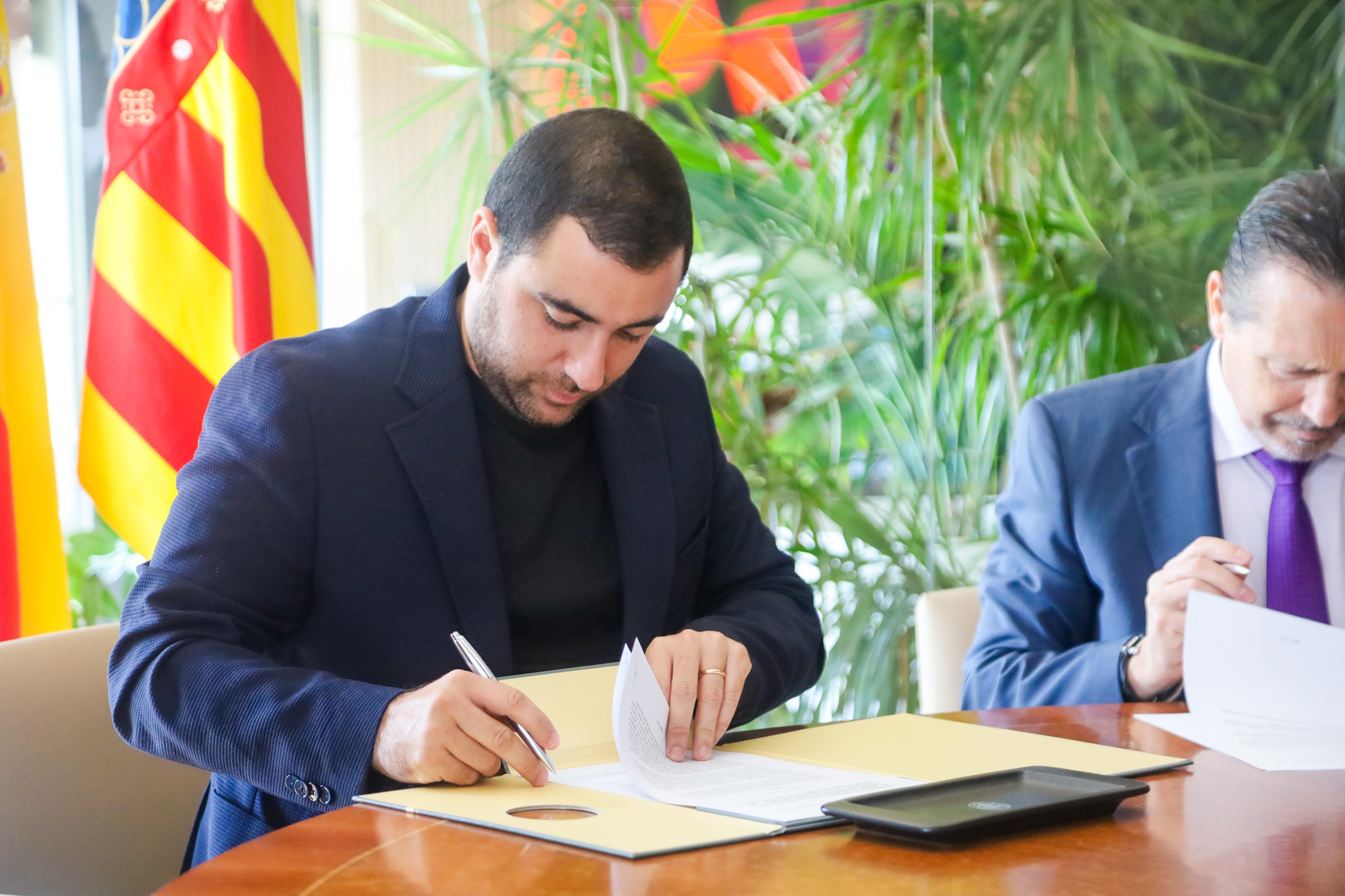 Acuerdos firmados en Europa por el gobernador Yamil Arana